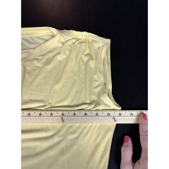 Athleta Getaway Tee Pale Lunaria Butter Yellow Medium Short Sleeve Relaxed - Picture 9 of 13